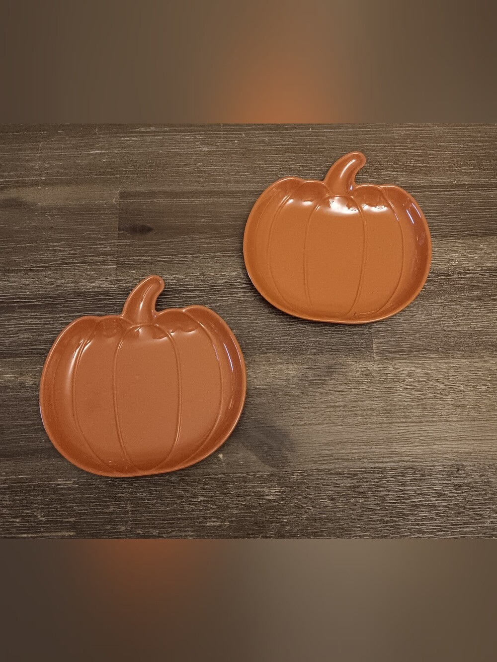 Pumpkin-Shaped Plates in Terracotta Orange